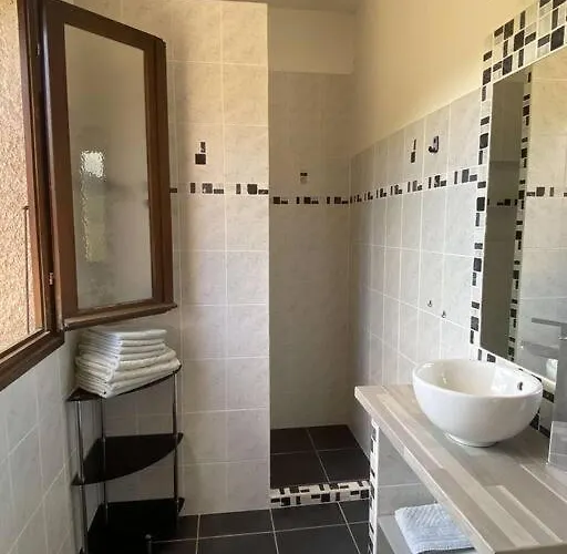 T2 Proche De Corte 公寓 *